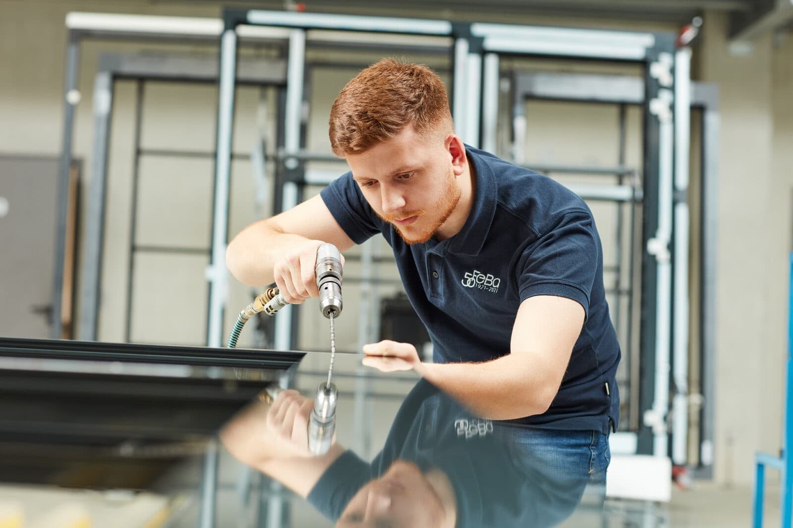 Auszubildende in der Fertigung bei FeBa Fensterbau